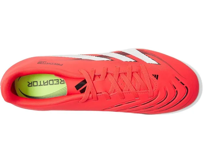 Кроссовки Predator Club Turf от Adidas с верхом из резины и технологией Strikescale