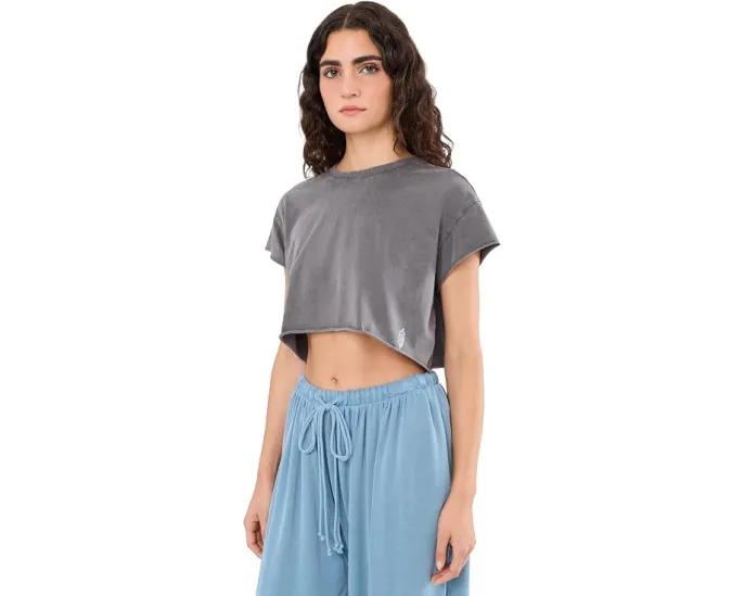 Кроп топ Hot Shot Cropped Tee от FP Movement с эффектом потертости