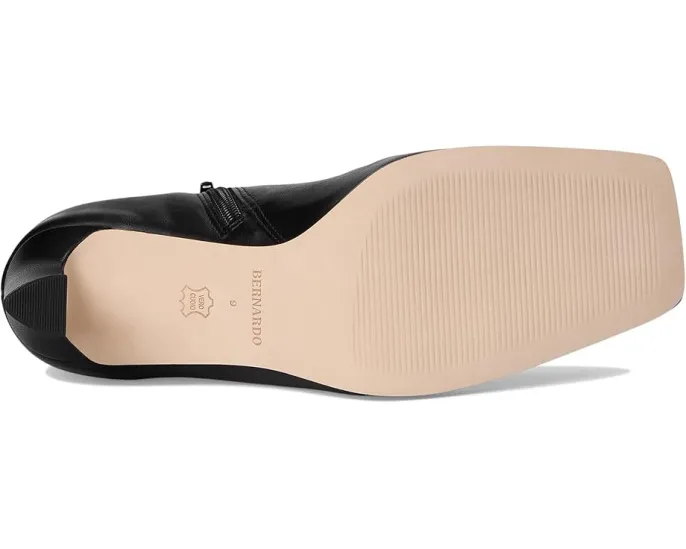 Ботильоны Garda от Bernardo с асимметричным силуэтом и квадратным носком