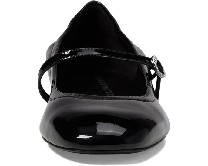 Балетки Stuart Weitzman Claris с круглым носком и стразами на ремешке