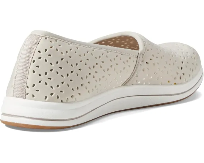 Кеды Breeze Emily на липучке с лазерной резкой в цветочном дизайне от Clarks