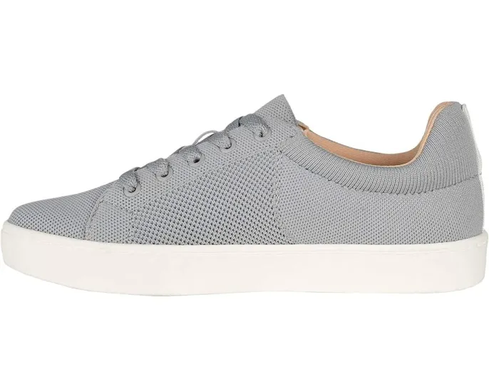Кроссовки Journee Collection Kimber с технологией Comfort Foam и перфорацией