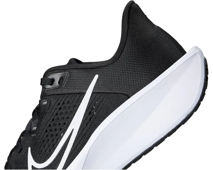 Беговые кроссовки Nike Quest 6 с дышащим верхом и мягкой промежуточной подошвой