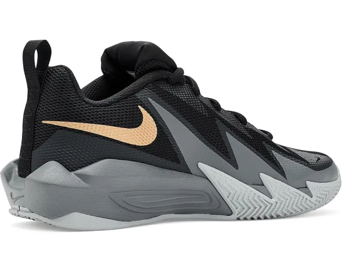 Баскетбольные кроссовки Nike S.T Dynamite с цепкой подошвой