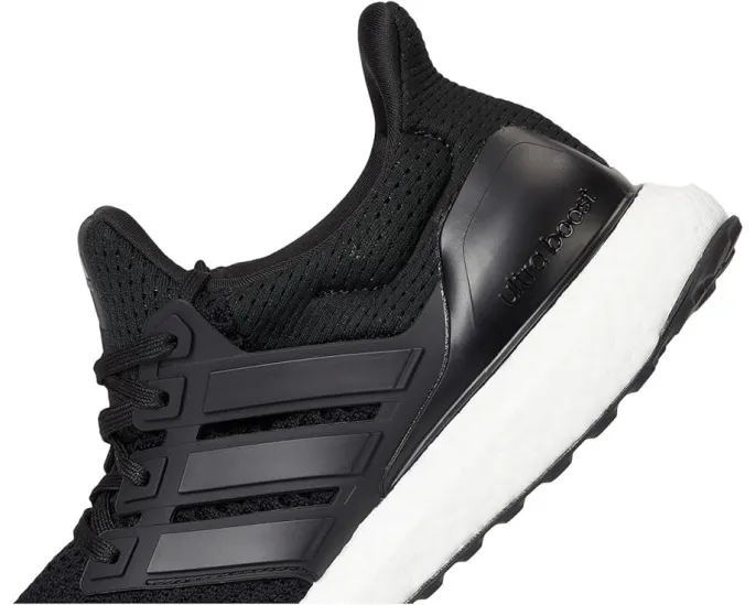 Беговые кроссовки Adidas Ultraboost 1.0 с технологией BOOST