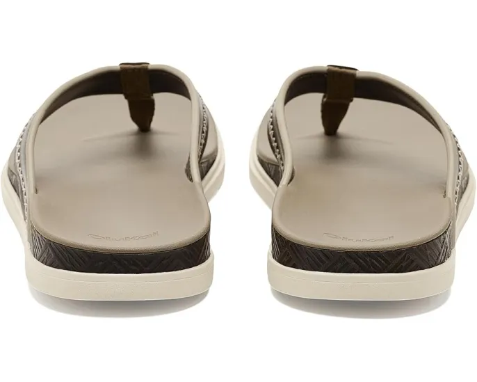 Сандалии Shoreline из натуральной кожи с рельефным узором OluKai