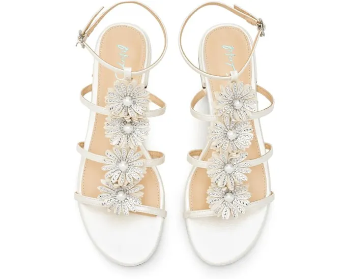 Сандалии Joyce Blue by Betsey Johnson с цветами и стразами