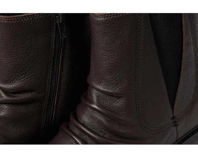 Ботинки Clarks Hearth Rose из кожи с эффектом смятия и высотой до икры