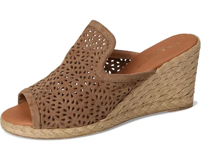 Сандалии Nissa на танкетке из рафии с перфорированным верхом