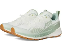 Трейловые кроссовки Lowa Amplux 2 с пластиной Carbon Rebound и подошвой Lowa Trac