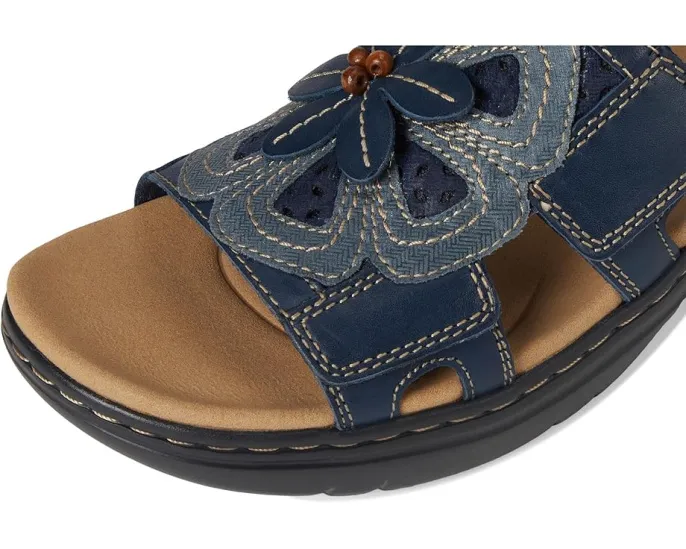 Сандалии Clarks Merliah 2 Belle на клиновидном каблуке с ремешками