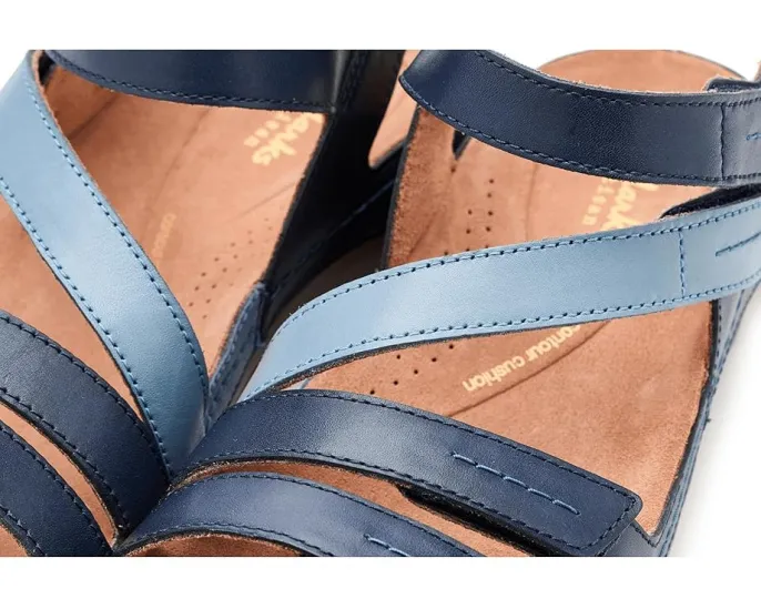 Повседневные сандалии Clarks Cecily Mix из гладкой кожи с мягкой амортизацией
