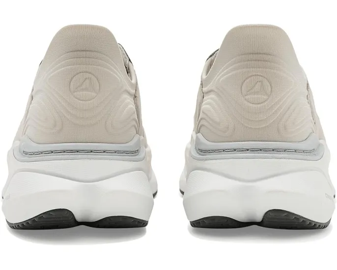 Кроссовки Clarks Pace с технологией C360 EVA и тканевым верхом для максимального комфорта