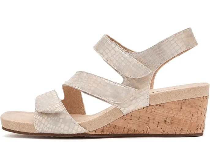 Босоножки Vaneli Creola на танкетке из пробки с застежкой на липучке