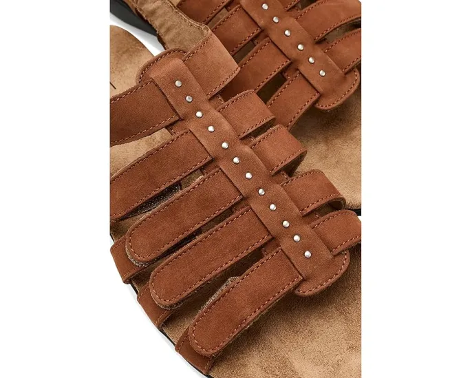 Сандалии Riki Studs с металлическими заклепками и липучкой от Trotters