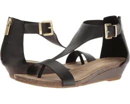 Сандалии Kenneth Cole Reaction Great Gal с технологией Ortholite и регулируемой лямкой