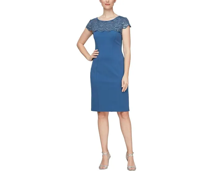 Короткое платье-футляр Alex Evenings с вышитым воротником-иллюзией