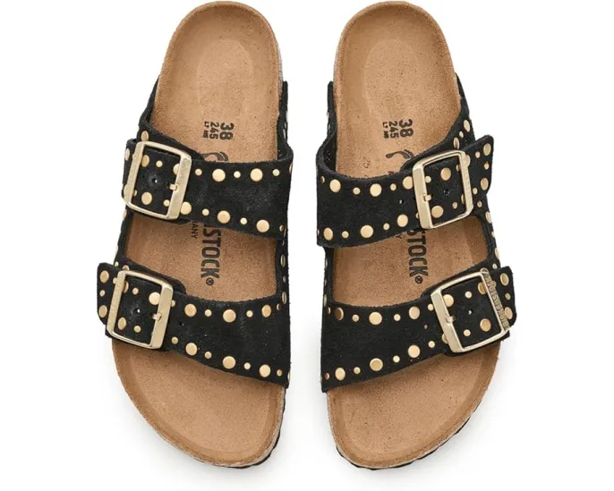 Биркенштоки Arizona Rivets из замши с клепками и пробковой стелькой