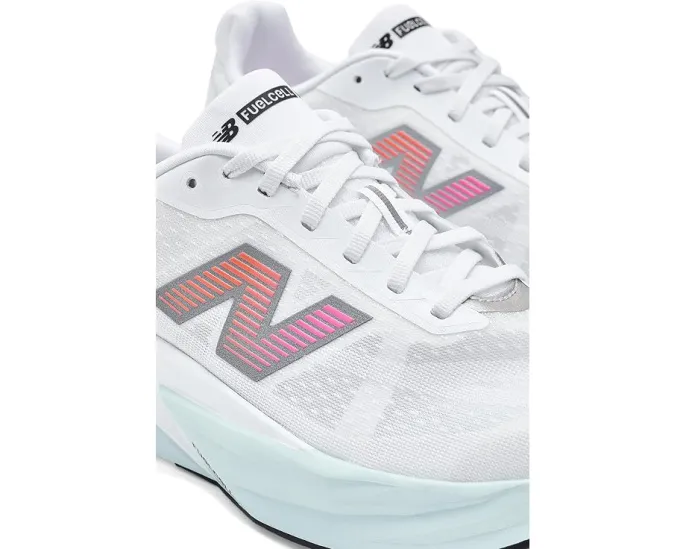 Беговые кроссовки New Balance FuelCell Rebel v5 с технологией FuelCell