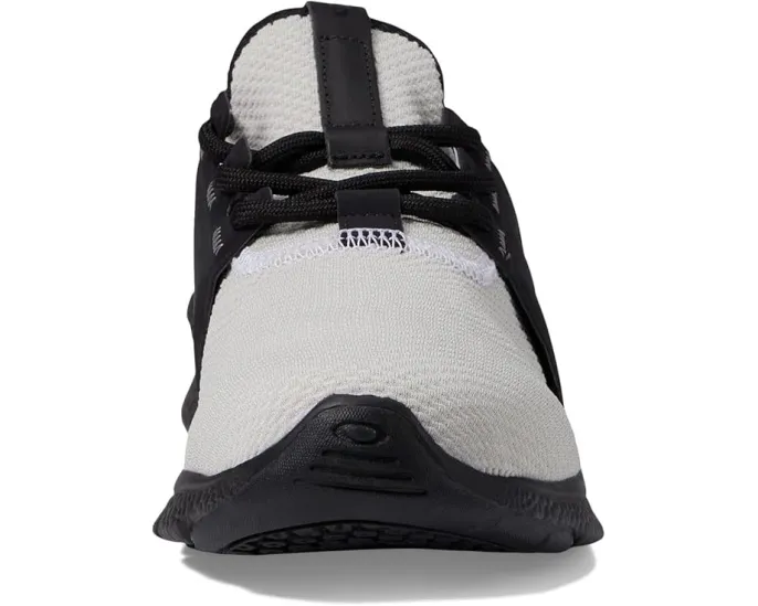 Кроссовки Oakley Dry с сетчатыми вставками и удобной стелькой CELLFIT