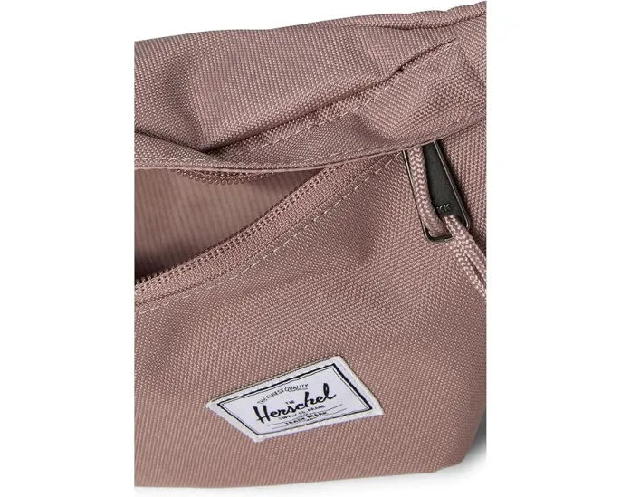 Поясная сумка Herschel Supply Co. Classic Hip Pack из переработанных материалов с регулируемым ремнем