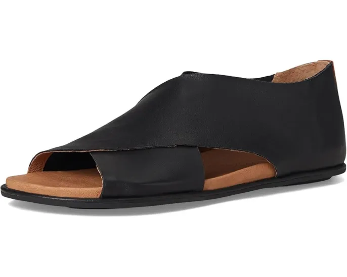 Сандалии Laniey на плоской подошве с открытым мысом из эластичной кожи Gentle Souls by Kenneth Cole