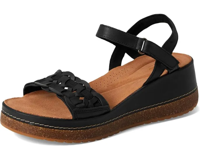 Сандалии Clarks Kassanda Bar на платформе с регулируемой застежкой