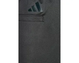 Шорты для гольфа Beyond Range от adidas Golf с регулируемым поясом
