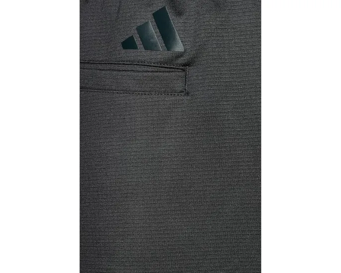 Шорты для гольфа Beyond Range от adidas Golf с регулируемым поясом