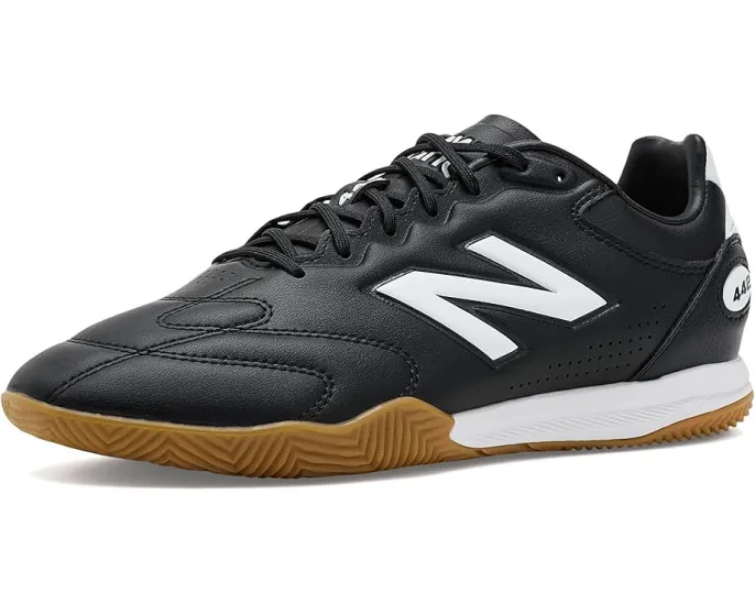 Бутсы футбольные New Balance 442 Pro In V3 с верхом из нубука