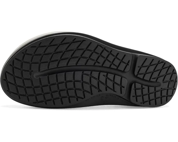 Сандалии OOFOS Oomega Oolala Luxe Thong на платформе 4 см