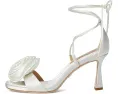 Сандалии Janelle с переплетением и цветком из шелка Badgley Mischka