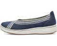 Слипоны Breezesky Air от Clarks с эластичными вставками и стелькой Cloudsteppers