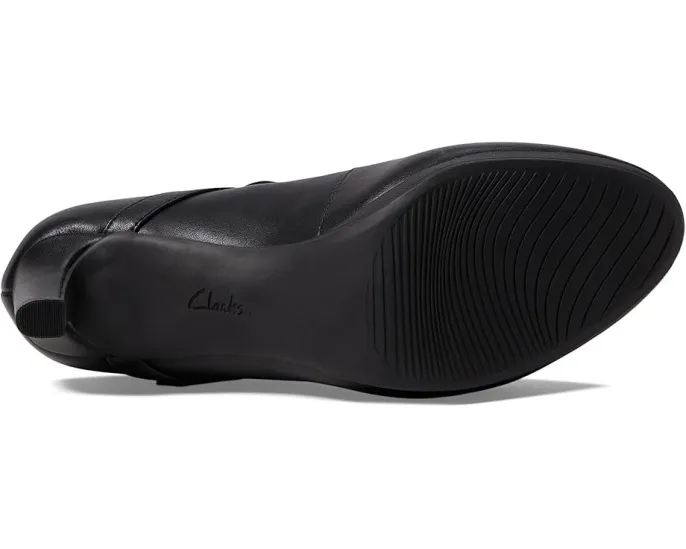 Туфли-лодочки Clarks Ambyr Shine с платформой и технологией Cushion Soft