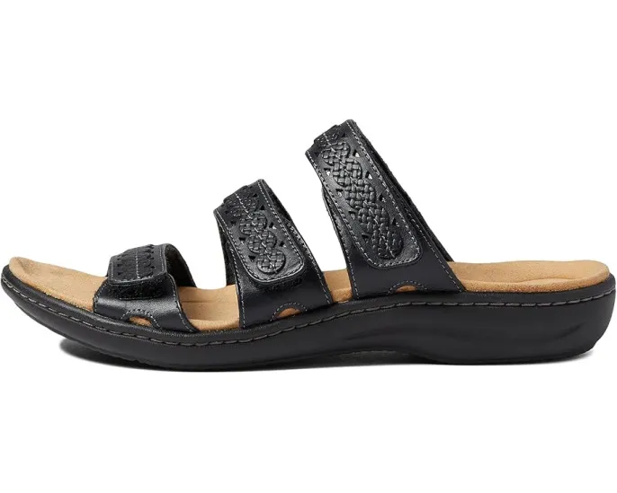 Сандалии Laurieann Cove с открытым носком и детализированными ремешками Clarks