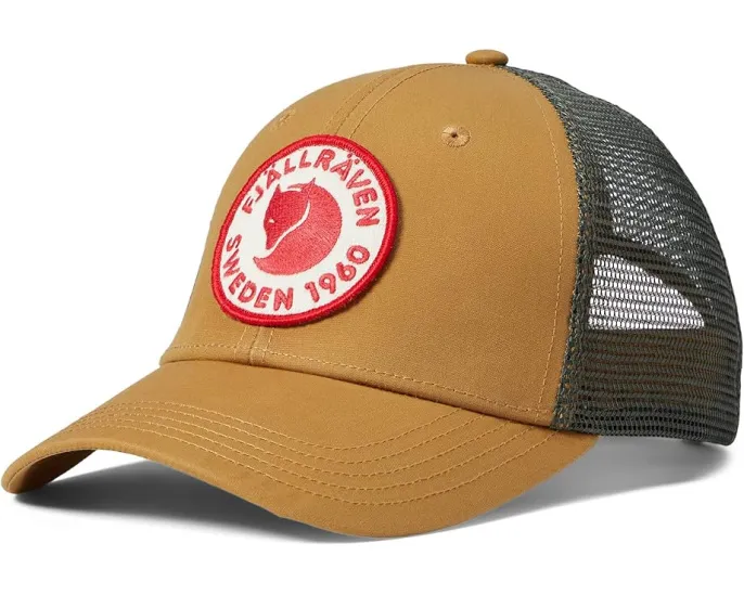Кепка Fjällräven 1961 Logo Langtradarkeps с сетчатыми вставками из материала G-1000 Eco