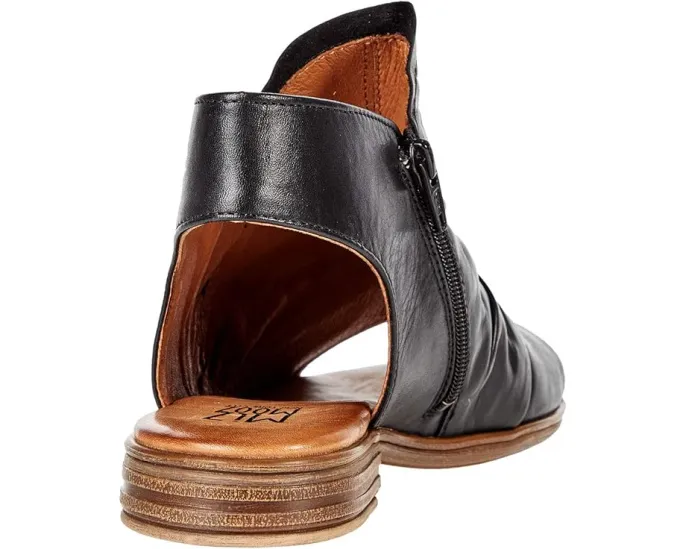 Ботильоны Miz Mooz Dylan с текстурированной кожей и боковой молнией