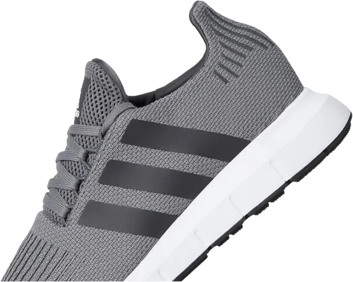 Кроссовки Adidas Swift Run 1.0 с трикотажным верхом