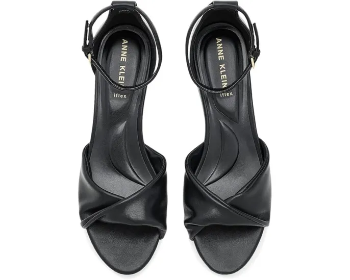 Сандалии Anne Klein Whitby с квадратным носком на танкетке