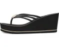 Босоножки GUESS Sabrie на платформе и танкетке