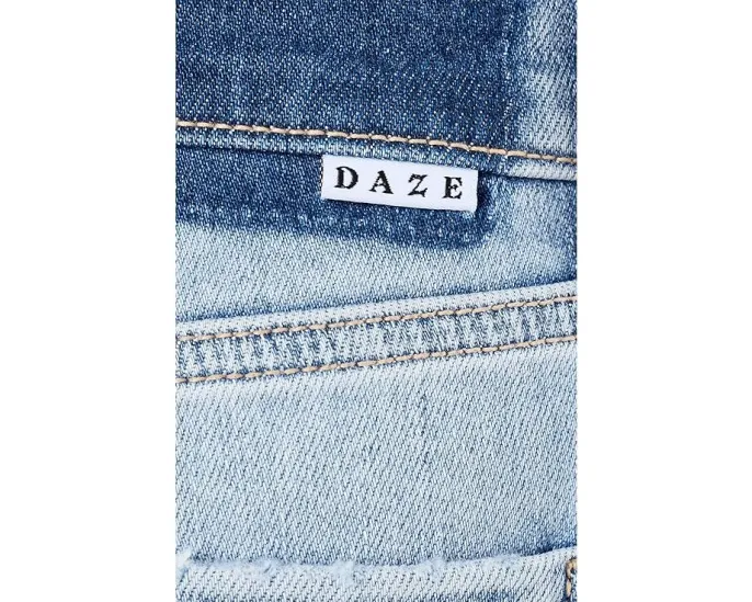 Джинсы DAZE Shy Girl клеш с высокой талией и рваным краем