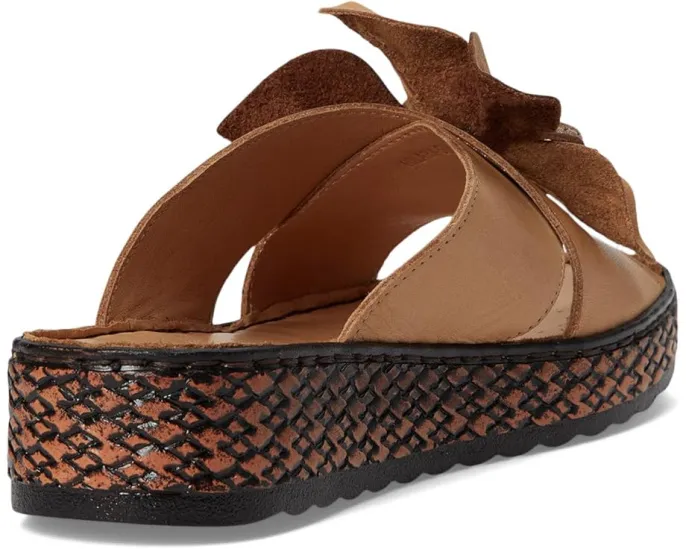 Сандалии Hilary-Glam на платформе с цветочным апплике Spring Step