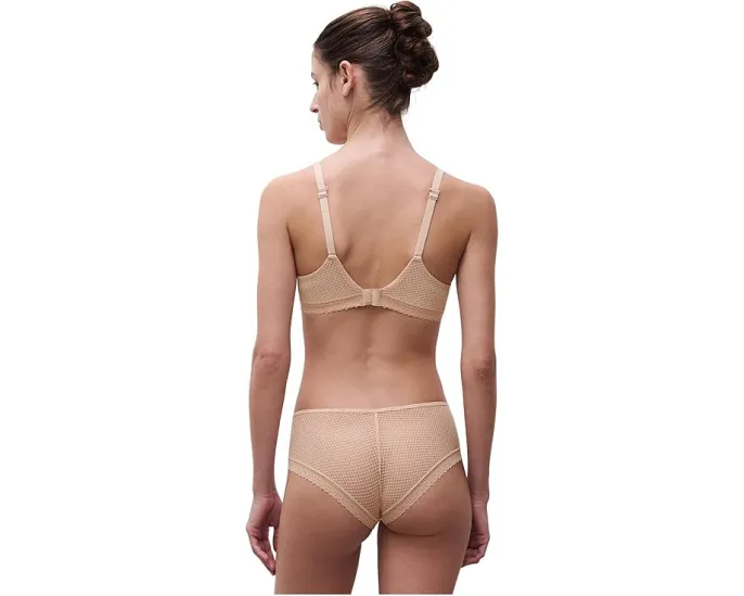 Бюстгальтер Chantelle Romance для футболок с кружевными деталями и легкой поддержкой