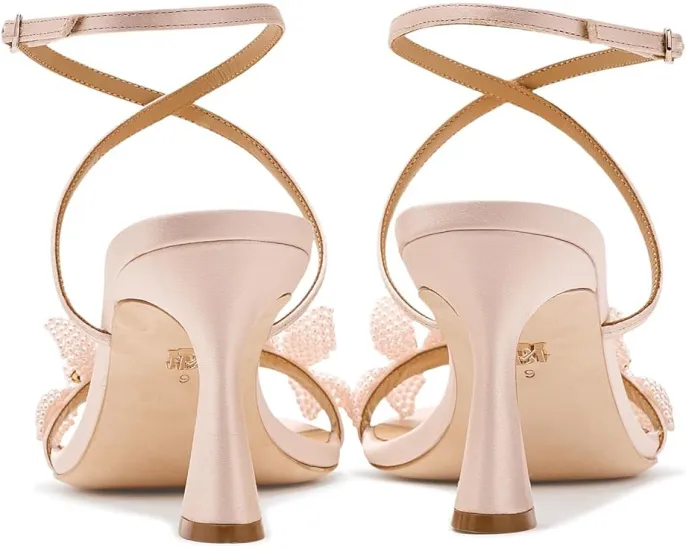 Туфли Badgley Mischka Whitney с цветочным декором из жемчуга и расклешенным каблуком