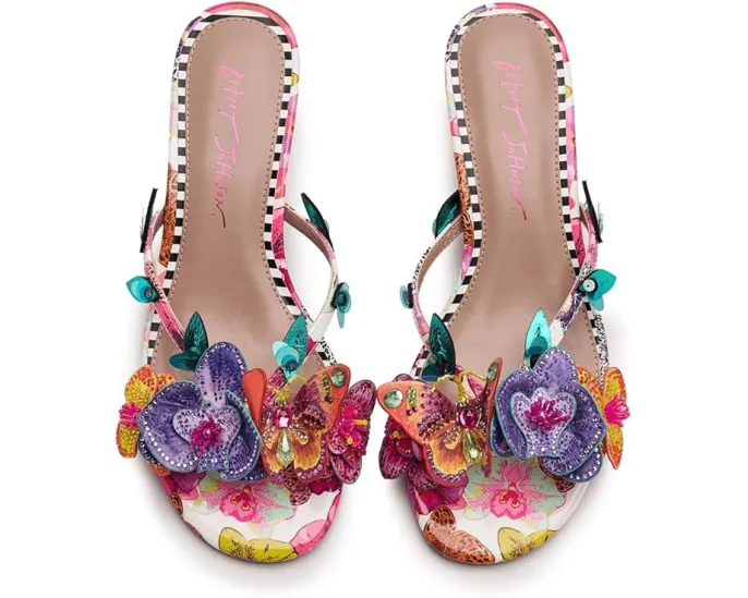 Босоножки Blue by Betsey Johnson Beatriz на низком каблуке с цветами и бабочками