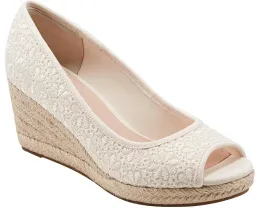 Туфли-эспадрильи Bandolino Nuri на танкетке с открытым мысом