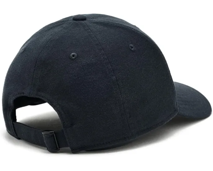 Under Armour бейсболка Blitzing Low Brushed с текстурированным трикотажем и эластичным подкладом