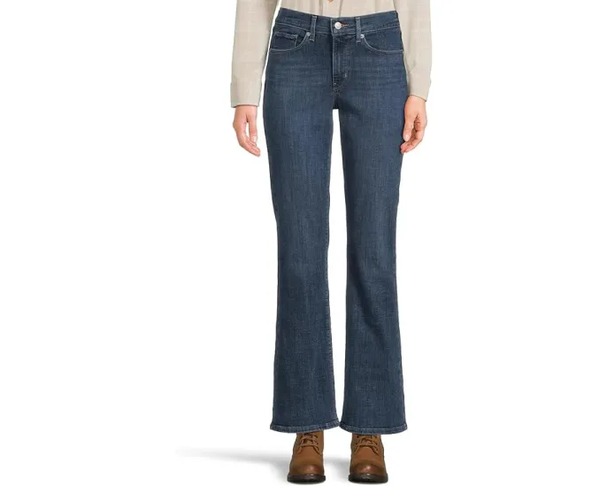 Женские джинсы Levi's Womens Classic Bootcut с технологией WaterLess и кожаным патчем