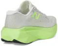 Тренировочные кроссовки New Balance FuelCell SuperComp Trainer v3 с карбоновой пластиной