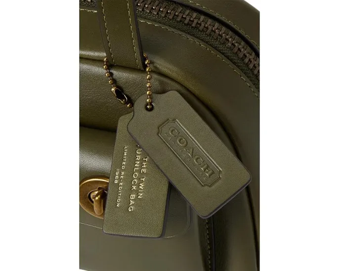 Сумка COACH Twin Turnlock Bag 20 из вощеной кожи с двумя замками